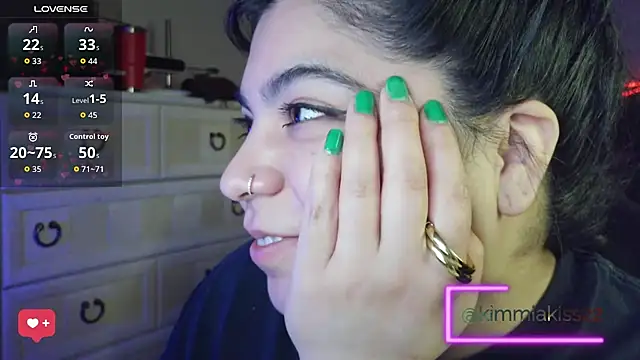 kimmiakiss22 live XXX chat