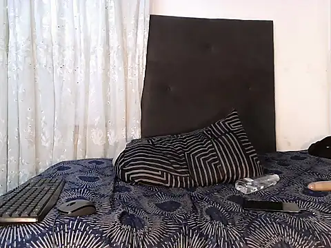 MinnieBee101 网络视讯表演