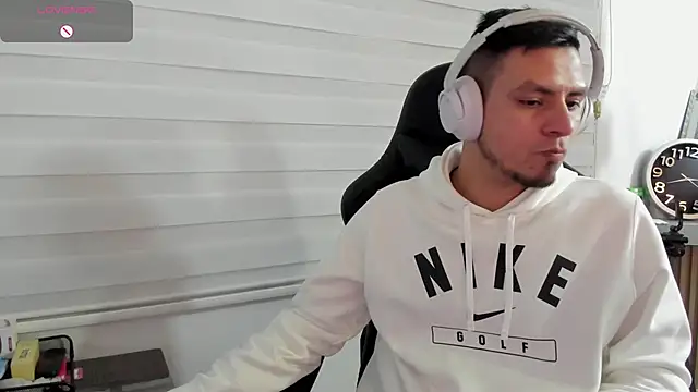 Rick_Adams 即時 XXX 聊天