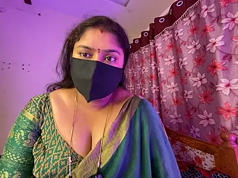 LouleyRanii Webcam show