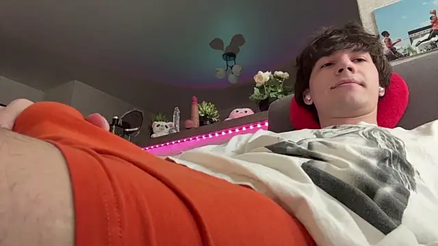 Jeremy1Scott Chat XXX live