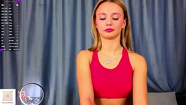 NaughtySeraphine's Live XXX Chat