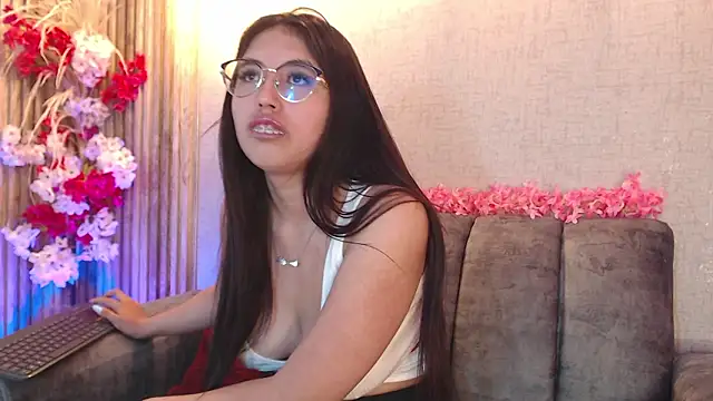 Valk_submissive's Live XXX Chat