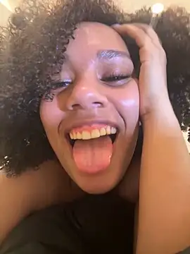 Show de tokishaaa10 na webcam