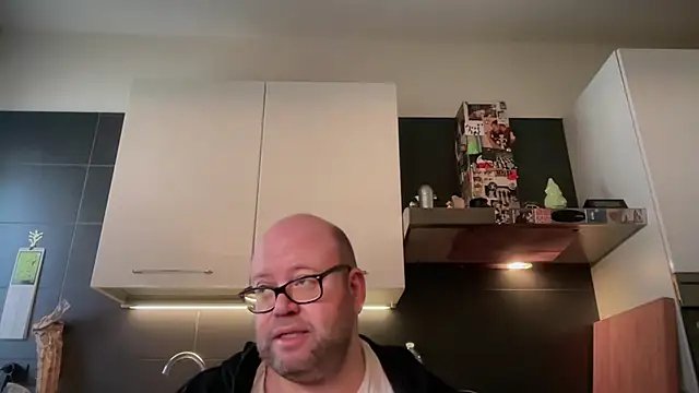 theitalianbear Chat XXX in diretta