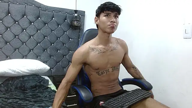 luka_big18 Live XXX Chat