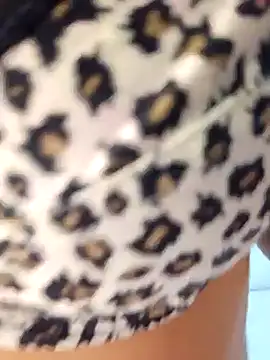 Chat +18 de _MissCarla23_ ao vivo