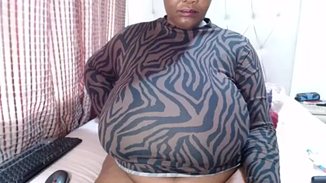 Chat XXX Live CHOCOLATEDARKBUSTYX