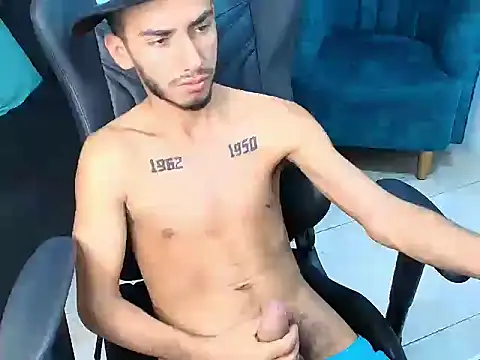 Noah-JONES élő XXX-chatje