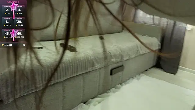 LinaTrixxi webcam show