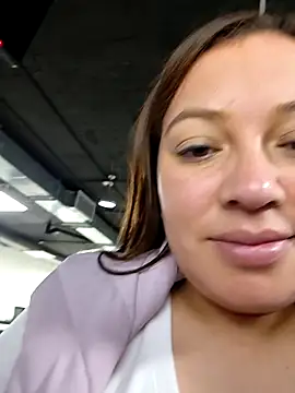 REYNITTA_FULL_ live XXX chat