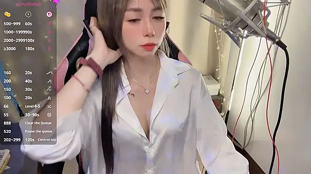 Chat XXX en directo de Rose168_