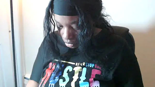 Chat +18 de Sexymona1218 ao vivo