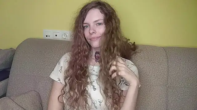 RayaNenlia's Live XXX Chat