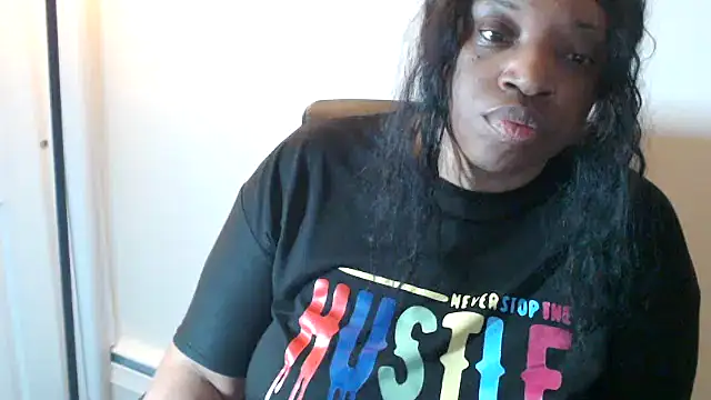 Sexymona1218: онлайн-секс-чат