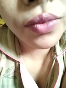 XXX chat uživo modela Anki-doll