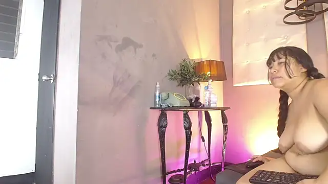 Assly_Love élő XXX-chatje