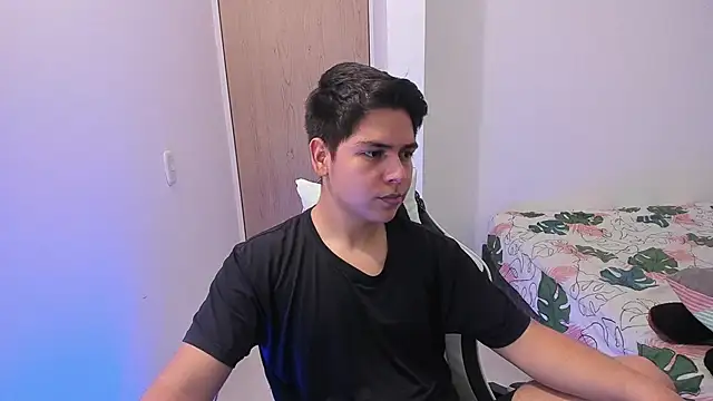 Show modela Asta_YunoXXX na web-kameri