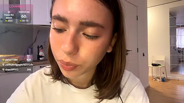 DeltaNorwoodeのライブXXXチャット