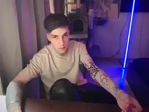 davesinner Adlı Modelin Canlı XXX Sohbeti