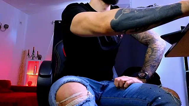 MightyAaron66 Chat XXX live