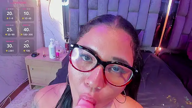 AriannaFoxxyn Live XXX chat