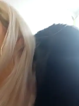 LadyTouch – Naživo XXX chat