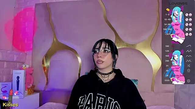 NaniiSisy – Naživo XXX chat