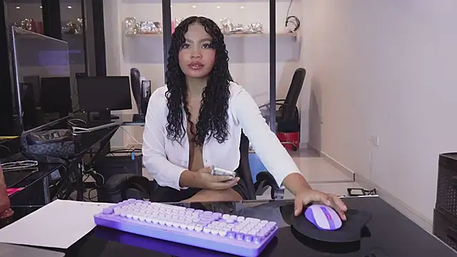 Anais_aradia élő XXX-chatje