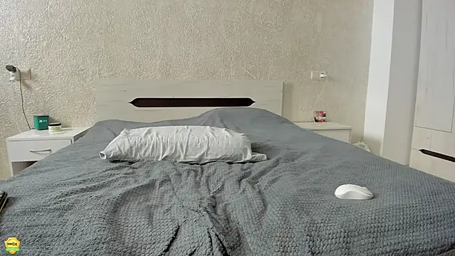 me___ow's Live XXX Chat