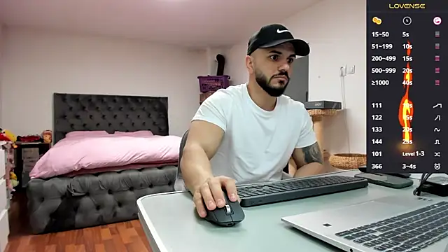 supermanboy94's Live XXX Chat