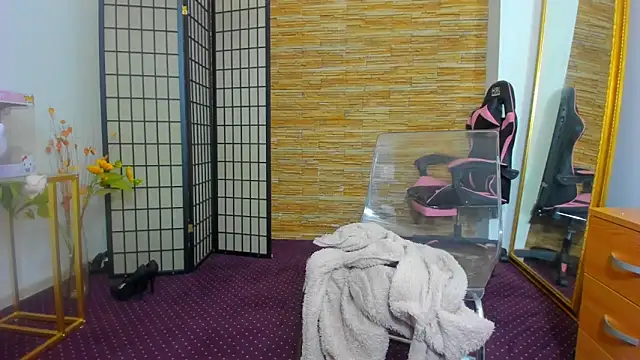 AishaRouhi's Live XXX Chat