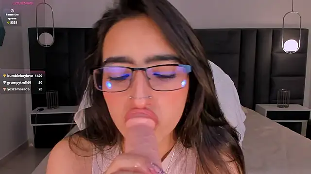 LarisaSmirnov লাইভ XXX চ্যাট