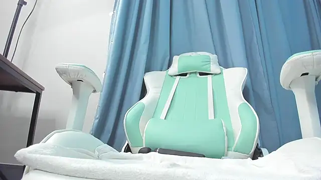 Zoe_Vee Adlı Modelin Canlı XXX Sohbeti