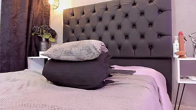 naomi__blairn Webbikameraesitys