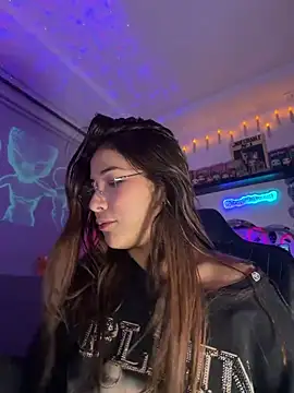 crystal_bunny7 Adlı Modelin Canlı XXX Sohbeti