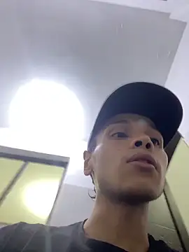 Alejandroo_Montenegroのウェブカメラショー