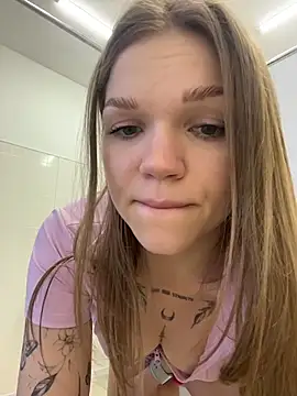 StreetSquirtn Live XXX chat