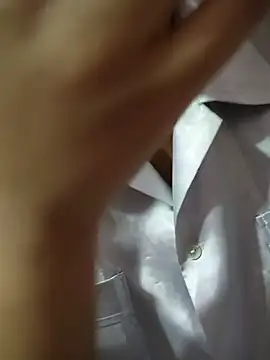 sanu_07 লাইভ XXX চ্যাট