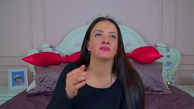 แชท XXX สดของ ElinaBellucci