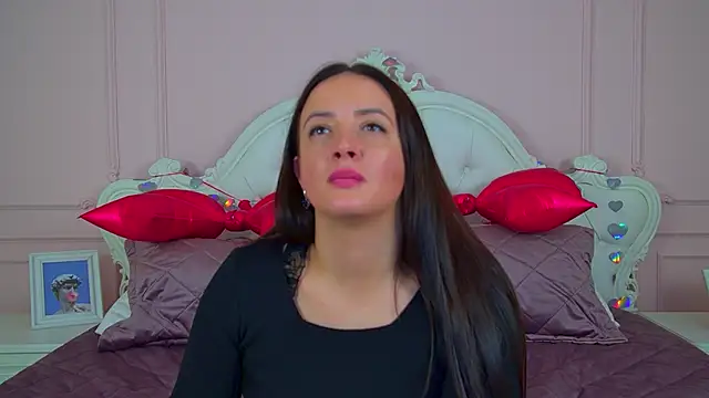 ElinaBellucci: онлайн-секс-чат