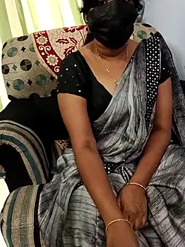 Tinarosy13 Adlı Modelin Web Kamerası Şovu