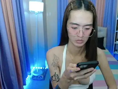 XxTsUncutAskaxX Adlı Modelin Web Kamerası Şovu