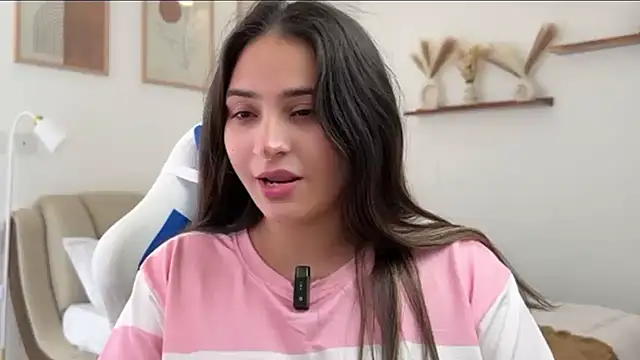 แชท XXX สดของ demieliss