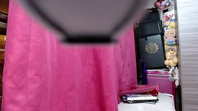 holy_juli Chat XXX live