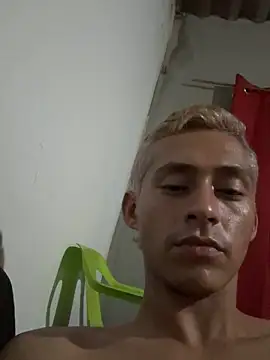 Boy_hot- Adlı Modelin Canlı XXX Sohbeti