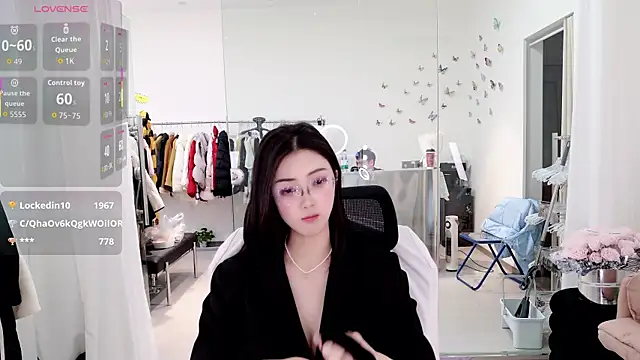 Pokazy przed kamerką – yangyang-777