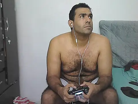 AlphaLatinoBear 现场XXX聊天