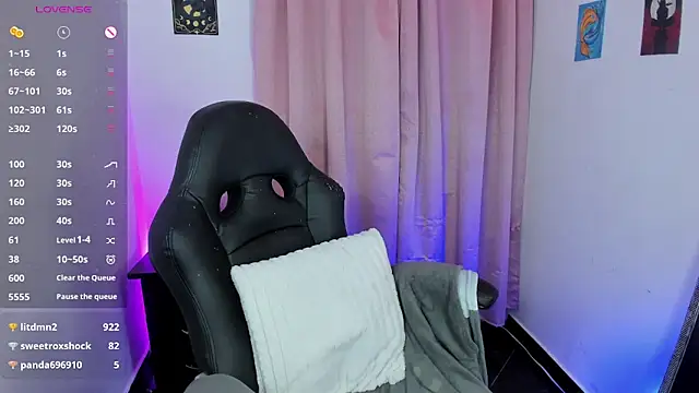 Chat +18 de indra_cam ao vivo