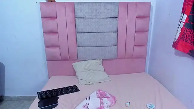 แชท XXX สดของ AdaraWilson